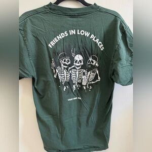 Last Call Co. “Friends In Low Places”Graphic Tee Men's Medium Green/White
